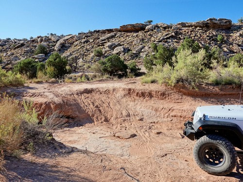 Jeep and hike to Tower Arch. - Jeep the USA