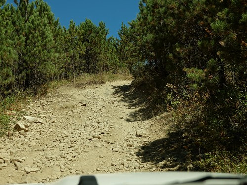 Steep, loose climbs on Moses Hill - Jeep the USA